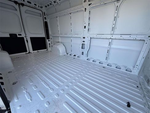 New 2026 RAM ProMaster 2500 w/ Quick Order Package 22G SLT image 13