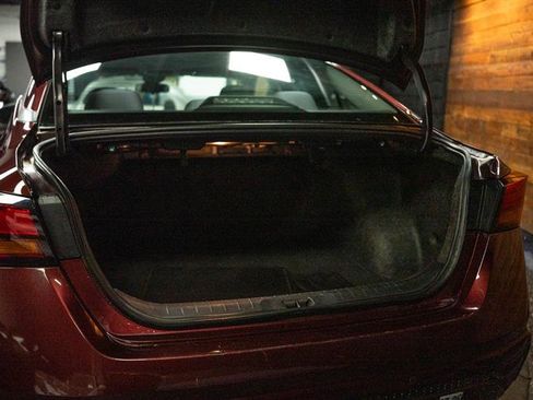 Used 2023 Nissan Altima 2.5 SV image 7