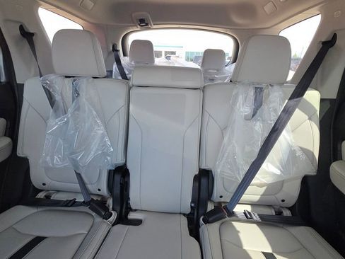 New 2026 Honda Pilot Touring image 10