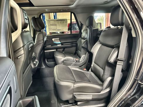 New 2026 Ford Expedition Platinum w/ Driver's Package image 25