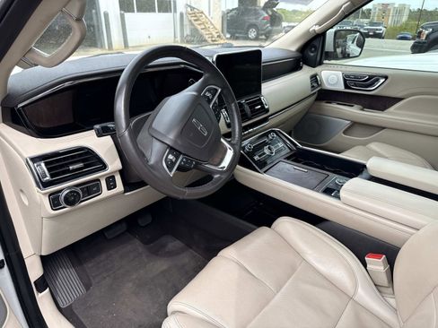 Used 2021 Lincoln Navigator Reserve image 5