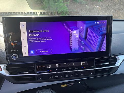 Certified 2025 Toyota Sienna XLE FWD image 15