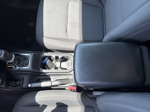 Used 2022 Jeep Wrangler Unlimited Sport AWD/4WD image 30