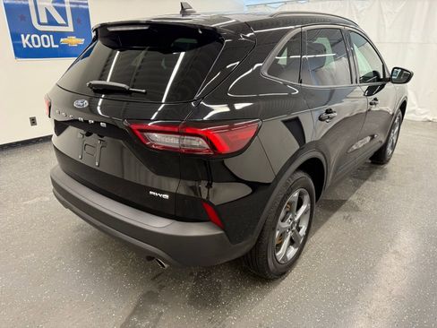 Used 2025 Ford Escape ST-Line image 2