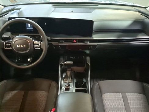 Used 2025 Kia Sorento LX FWD image 14
