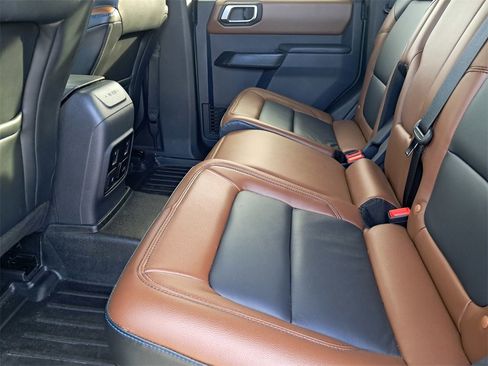 Used 2024 Ford Bronco Outer Banks image 12