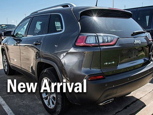 Used 2021 Jeep Cherokee Latitude Lux w/ Comfort/Convenience Group image 2