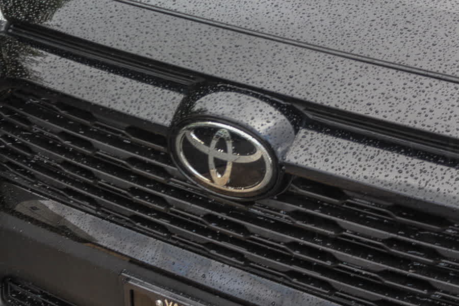 Used 2022 Toyota RAV4 XLE Premium AWD/4WD image 14