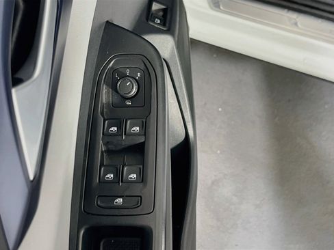 Used 2023 Volkswagen Taos SE image 17