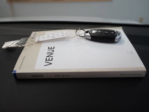 Used 2021 Hyundai Venue image 35