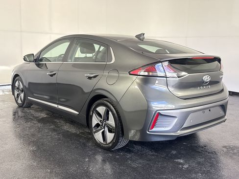 Used 2022 Hyundai Ioniq Limited image 8