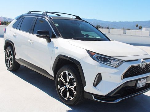 Used 2021 Toyota RAV4 XSE w/ Premium Package AWD/4WD image 2
