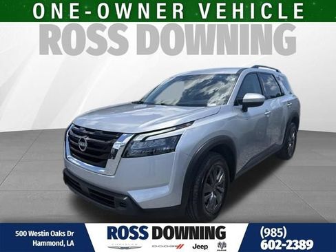 Used 2025 Nissan Pathfinder SV FWD image 1