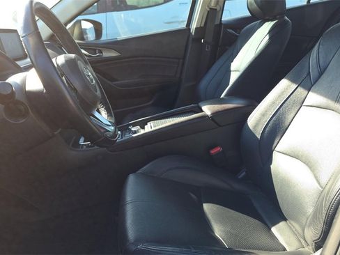 Used 2017 MAZDA MAZDA3 Grand Touring image 7