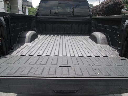 New 2025 GMC Sierra 2500 SLT w/ SLT Premium Package image 27