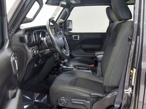 Used 2022 Jeep Wrangler Unlimited Sport image 2