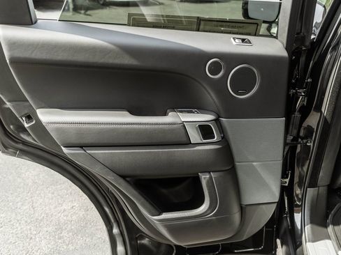 Used 2022 Land Rover Range Rover Sport HST image 32