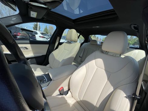 Used 2021 BMW 330i xDrive Sedan w/ Premium Package image 9