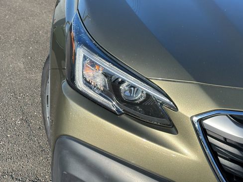 Certified 2022 Subaru Outback Premium image 3