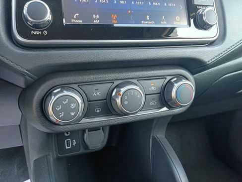 Used 2025 Nissan Versa S w/ S Plus Package FWD image 18