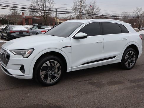 Used 2021 Audi e-tron Premium w/ Towing Package image 1