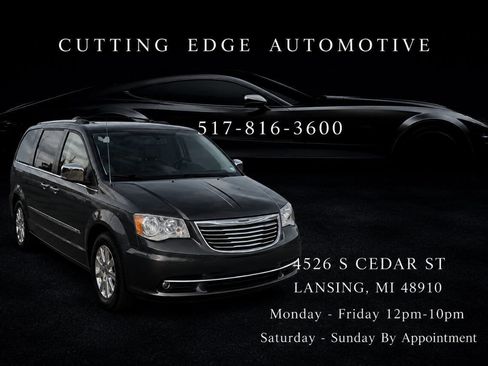 Used 2012 Chrysler Town & Country Touring-L w/ Entertainment Group #2 FWD image 1