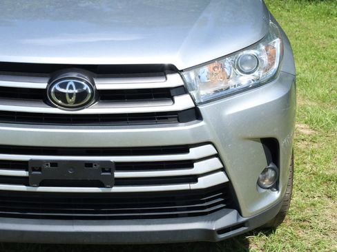 Used 2017 Toyota Highlander XLE image 38