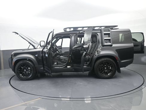 Used 2023 Land Rover Defender 130 SE AWD/4WD image 79