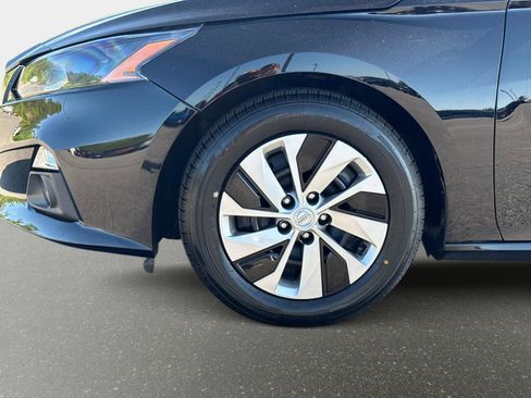 Used 2022 Nissan Altima 2.5 S FWD image 12