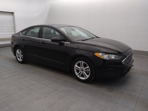 Used 2018 Ford Fusion SE FWD image 11