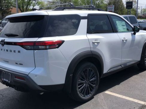 New 2026 Nissan Pathfinder SL w/ SL Premium Package image 7