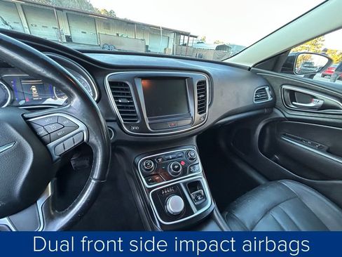 Used 2017 Chrysler 200 Limited Platinum image 31