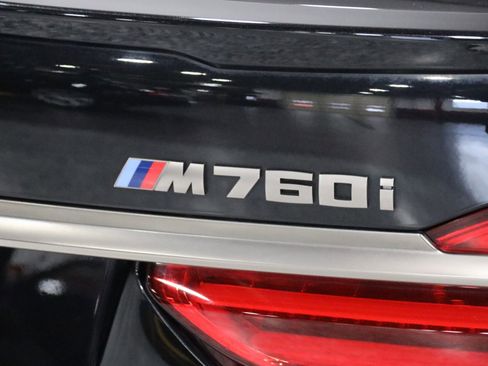 Used 2017 BMW M760i xDrive image 30