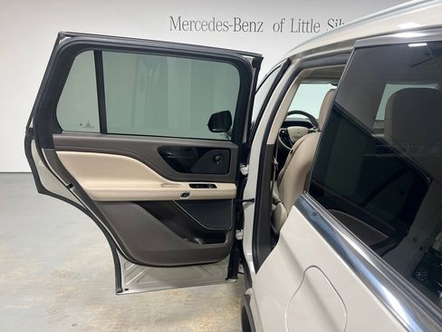 Used 2022 Lincoln Aviator Reserve w/ Elements Package Plus image 23