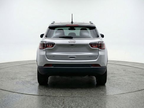 Used 2025 Jeep Compass Limited AWD/4WD image 7
