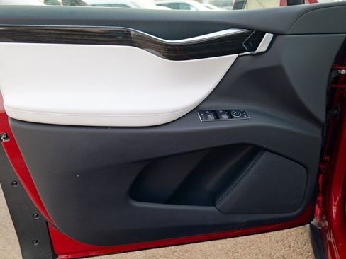 Used 2016 Tesla Model X 90D image 17