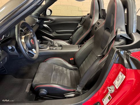 Used 2017 FIAT 124 Spider Abarth image 41
