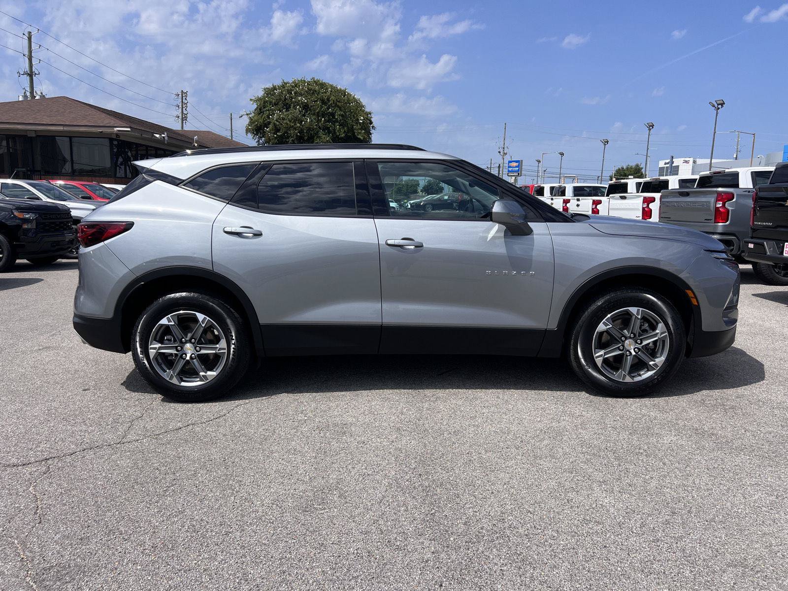 Used 2024 Chevrolet Blazer LT w/ Convenience Package FWD image 34
