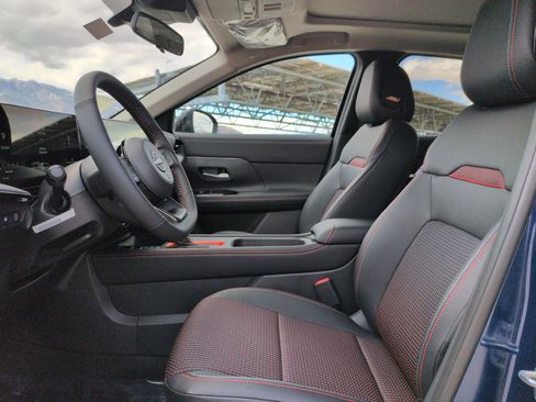 New 2026 Nissan Kicks SR w/ SR Premium Package FWD image 12