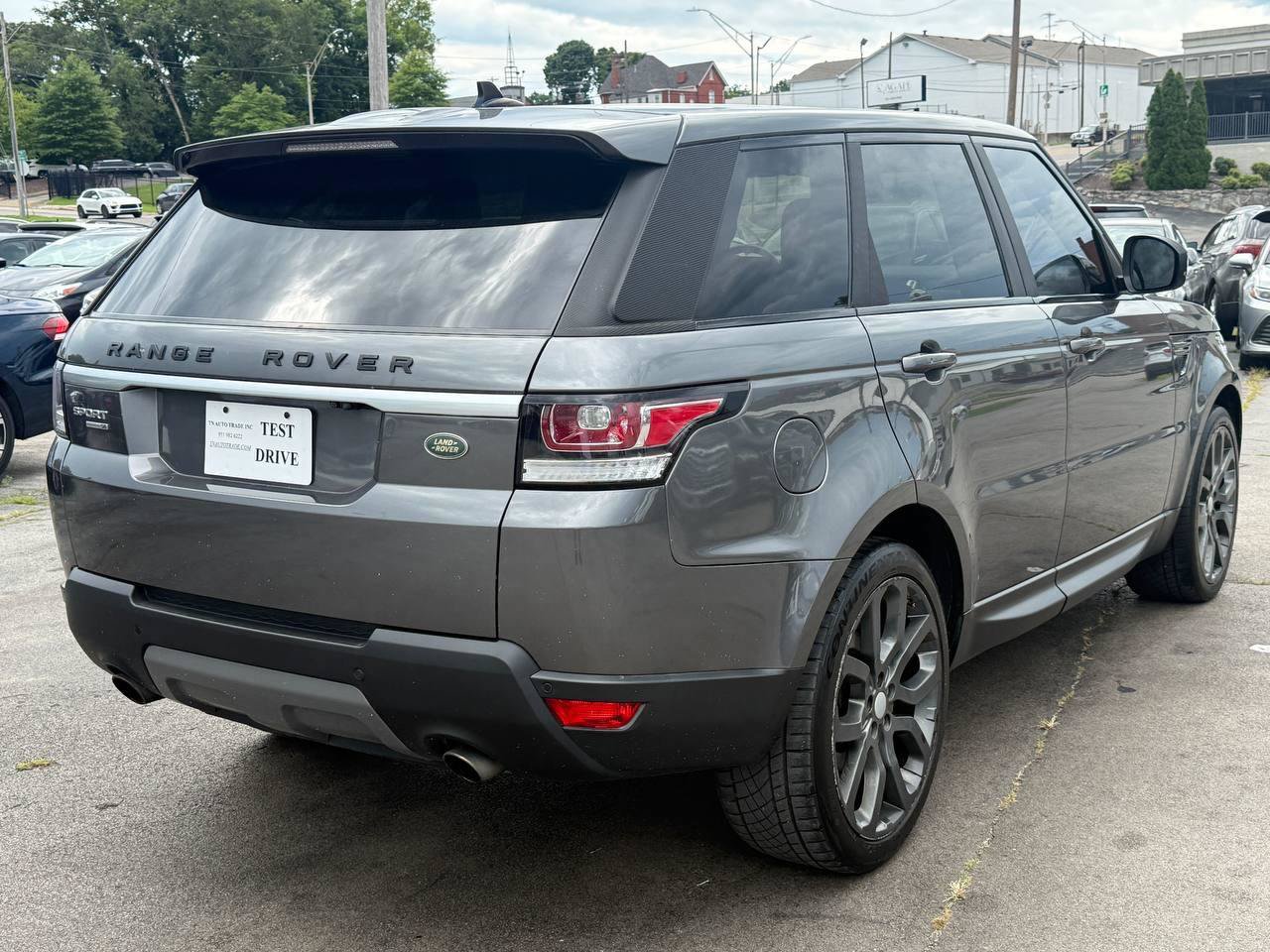 Used 2016 Land Rover Range Rover Sport SE AWD/4WD image 9