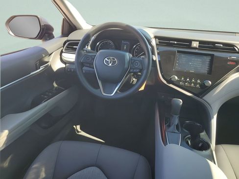 Used 2019 Toyota Camry LE image 15