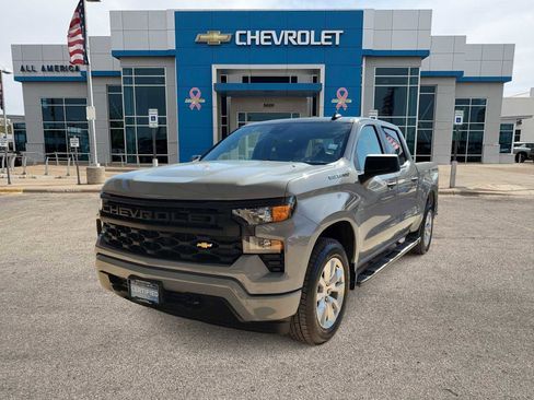 Used 2025 Chevrolet Silverado 1500 Custom RWD image 1