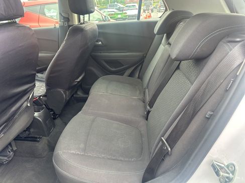 Used 2016 Chevrolet Trax LS FWD image 9