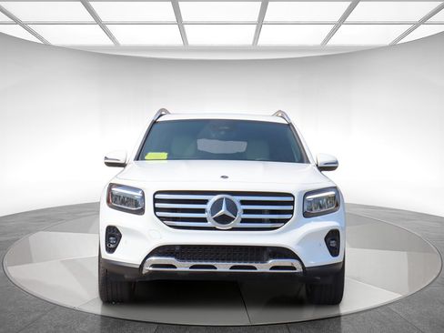 Used 2024 Mercedes-Benz GLB 250 image 2