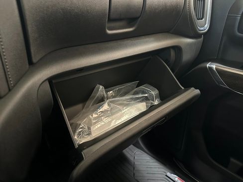 Used 2021 Chevrolet Silverado 1500 RST image 32