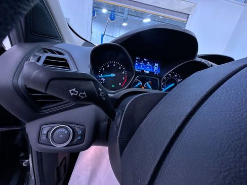 Used 2017 Ford Escape SE FWD image 18