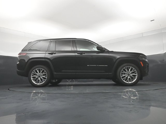 New 2027 Jeep Grand Cherokee Limited AWD/4WD image 24