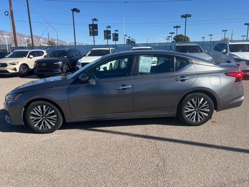 Used 2023 Nissan Altima 2.5 SV image 6