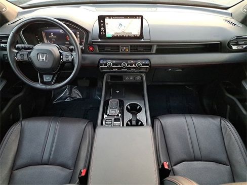 Certified 2025 Honda Pilot Black Edition image 14