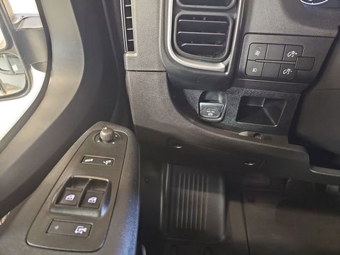 New 2025 RAM ProMaster 1500 w/ Quick Order Package 22G SLT image 15